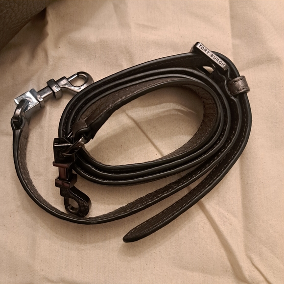 TORY BURCH ROBINSON OPEN DOME SATCHEL IN GUNMETAL PEBBLED LEATHER - Picture 12 of 12